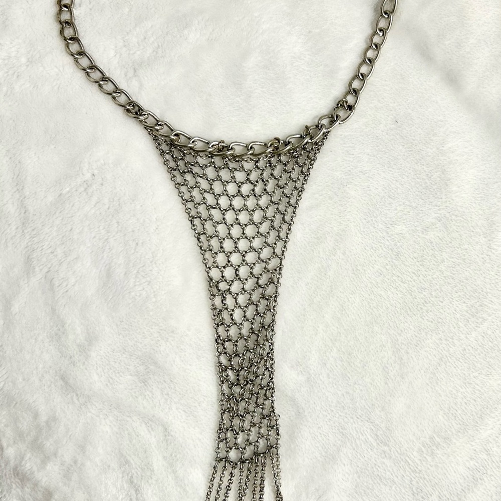 Lucky Brand chocker.